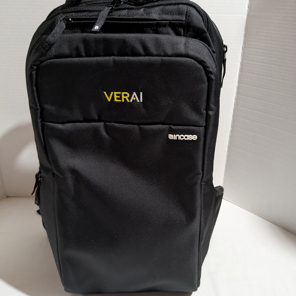Incase Backpack Bag Black Padded Travel Hiking Laptop Pockets